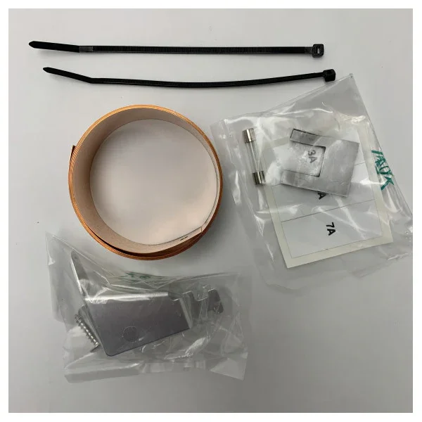 Furuno CP16-05201 Installation Kit for Felcom 18 System Jusqu'à Épuisement Des Stocks