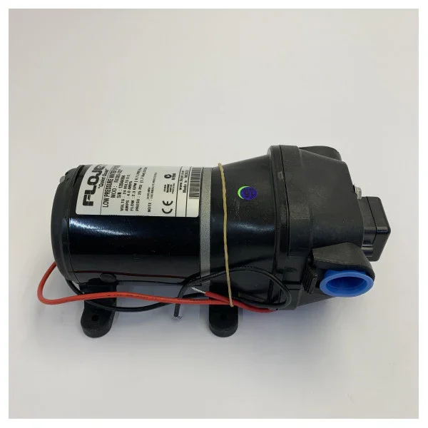 Flojet 24V Fresh Water Pump 8.7 LPM - 25 Psi - Autoclave - R4305502A Dernière Chance