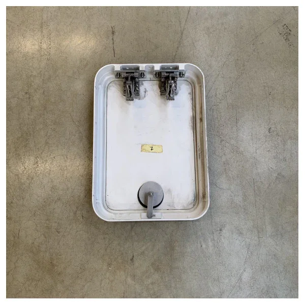 Affaire À Saisir Custom Line Vertical Gunwale Flat Hatch for Marine Vessels Opening - 425451