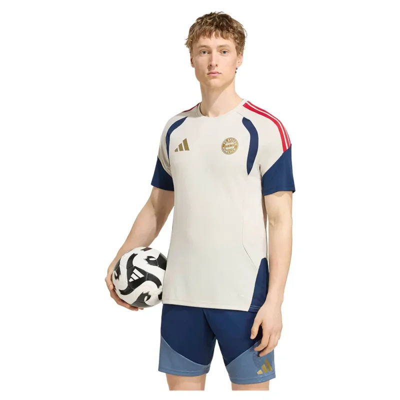 Offre Spéciale adidas T-shirt à manches courtes Entraînement FC Bayern Munich 26/27